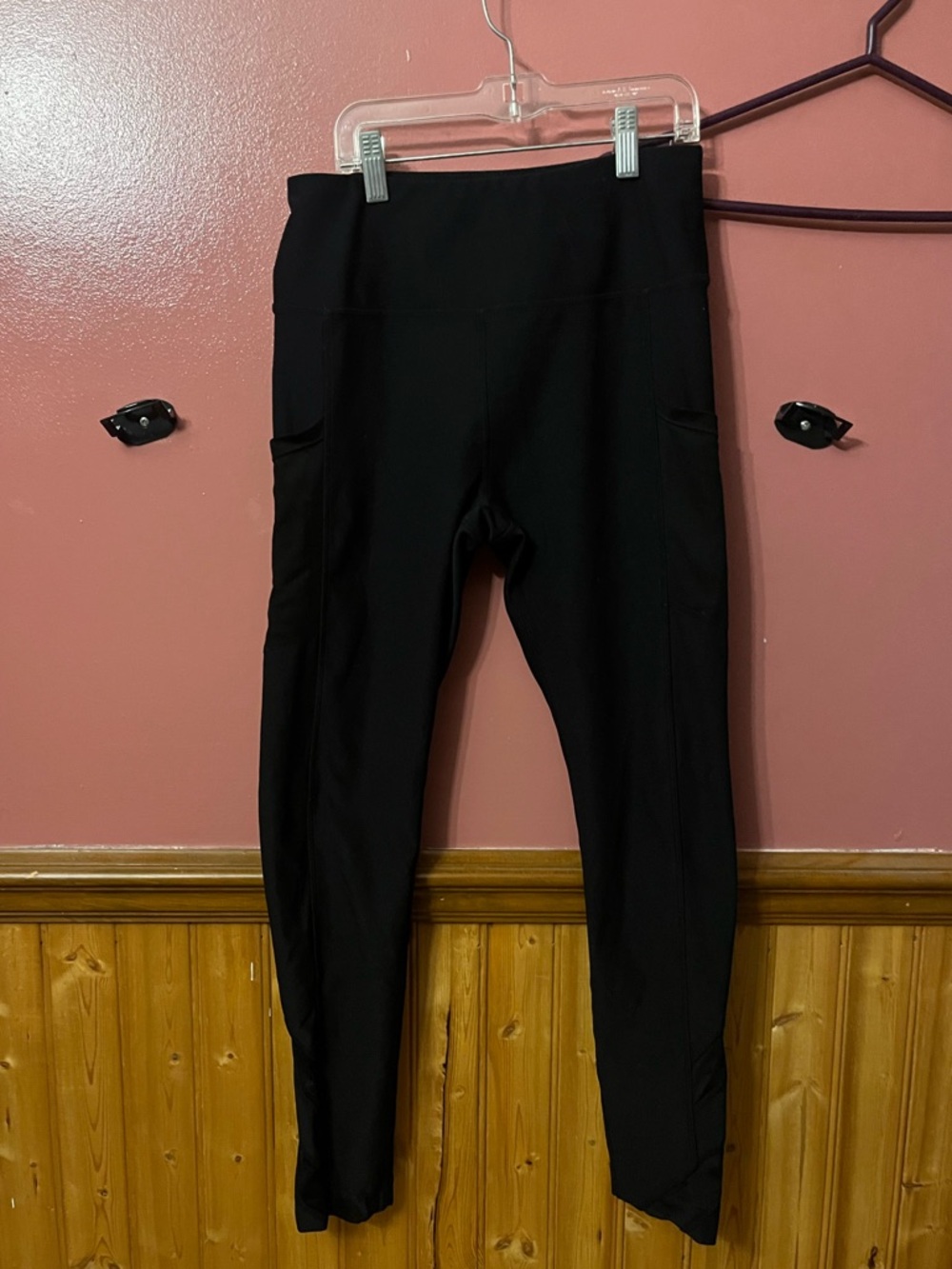 Mondetta Black Athletic leggings with Subtle Branding